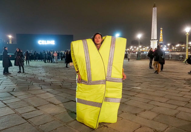 gilet jaunes fashion week png